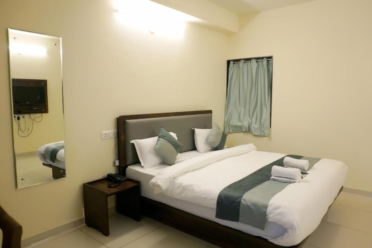 Hotel Nova Sk Rajkot Exterior foto